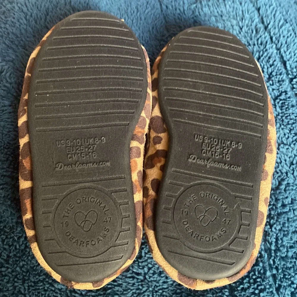 3 for $12 NWOT Dearfoam leopard print girls 8-9 slippers.